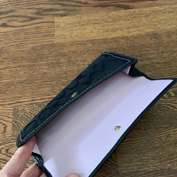 COACH wallet - Picture 3 of 6